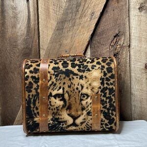 Vtg 1960’s Leopard Face Print Train Suitcase Purse Bamboo Trimmed